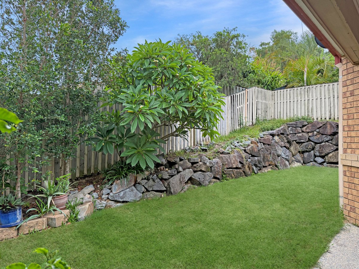 45 Feathertop Crescent Pacific Pines 13