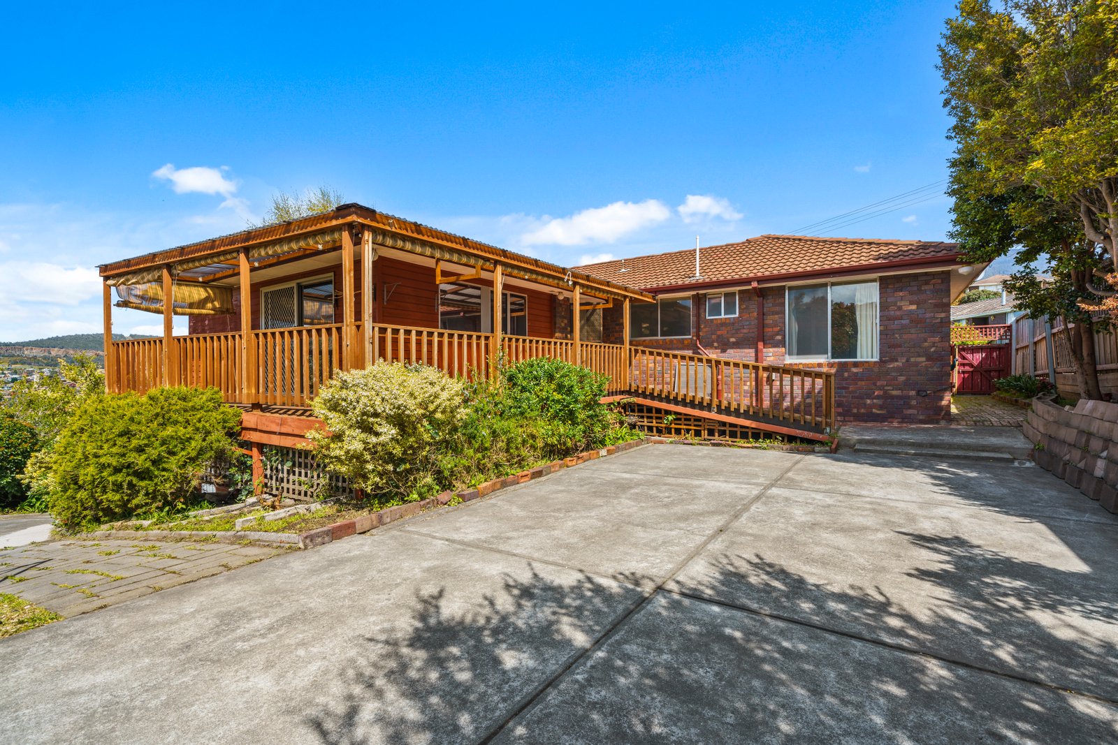 45 Girrabong Road LENAH VALLEY 2