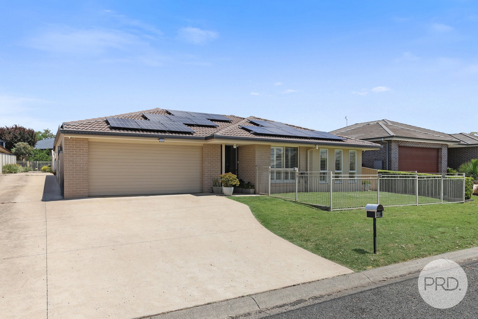 45 Harrier Parade TAMWORTH 2