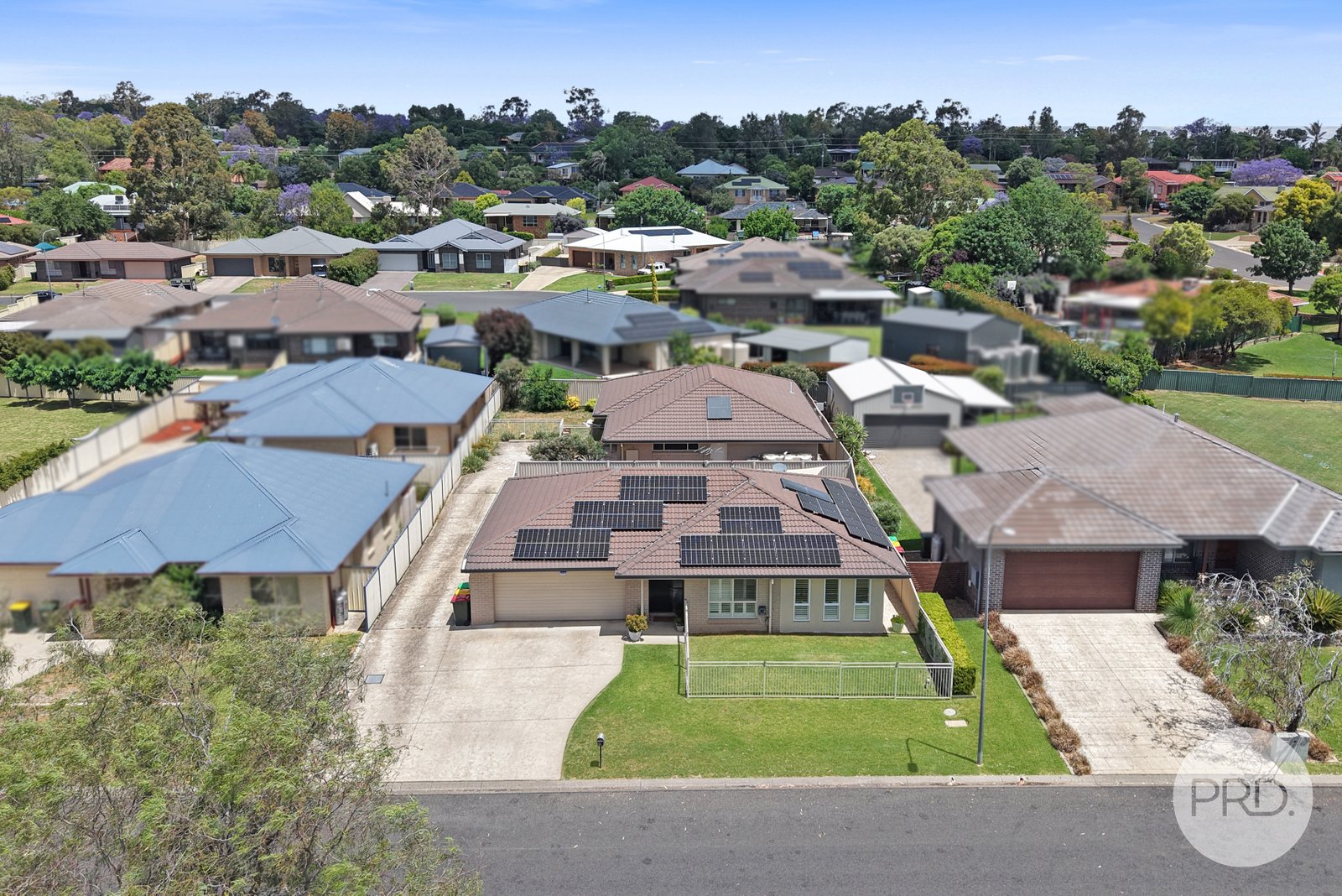45 Harrier Parade TAMWORTH 4