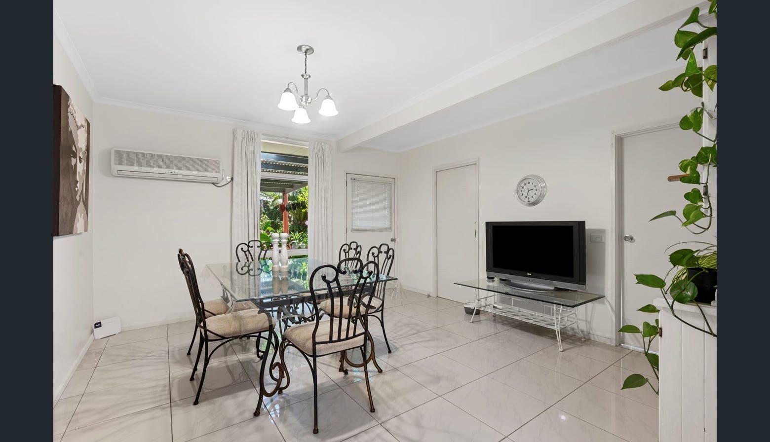 Gallery: 45 Holmes Rd