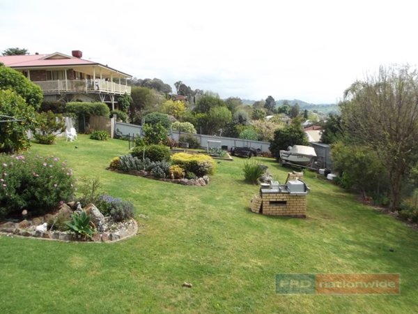 45 Howick Street TUMUT 9