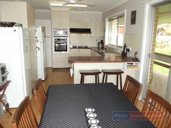 45 Howick Street TUMUT 11