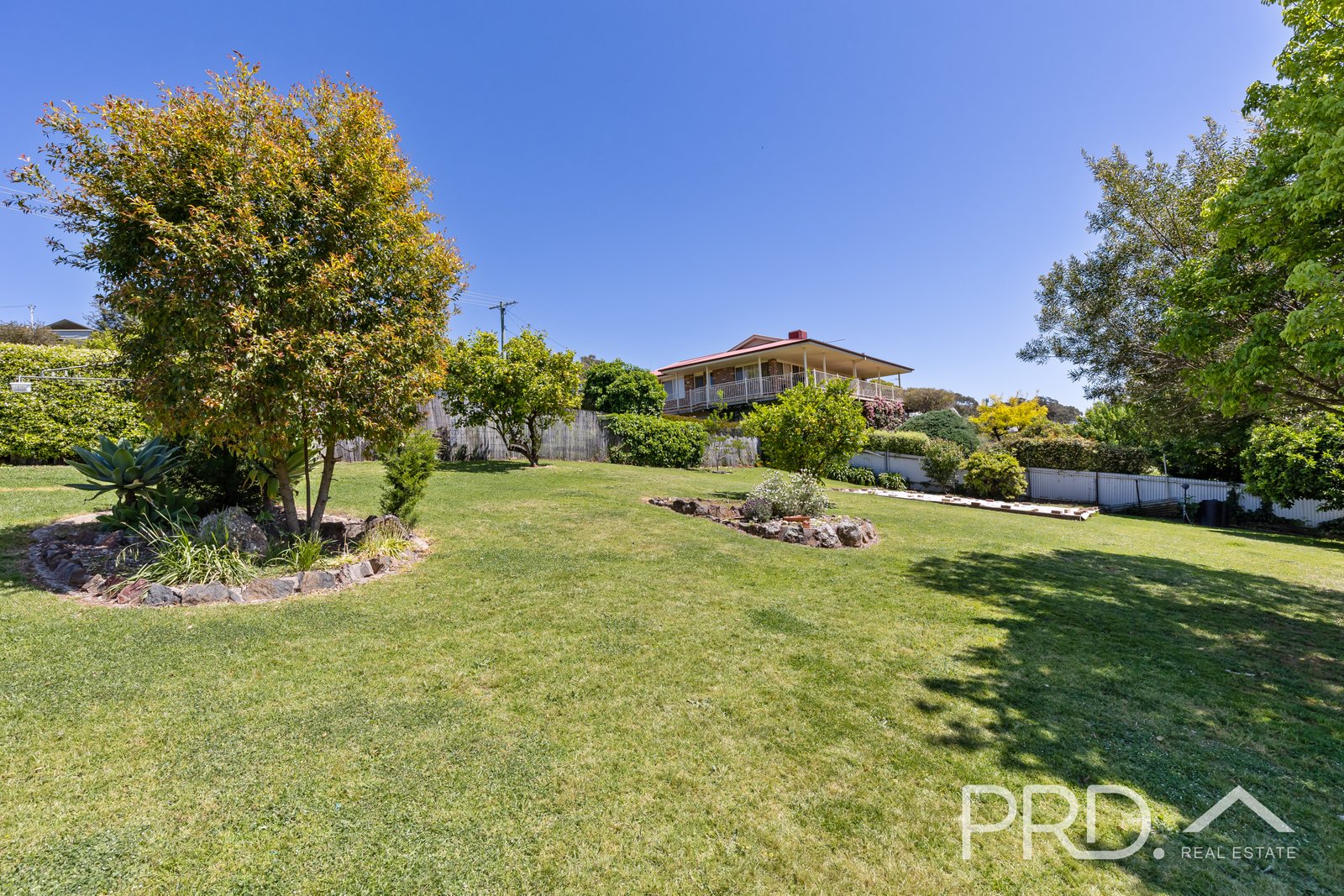 45 Howick Street TUMUT 13