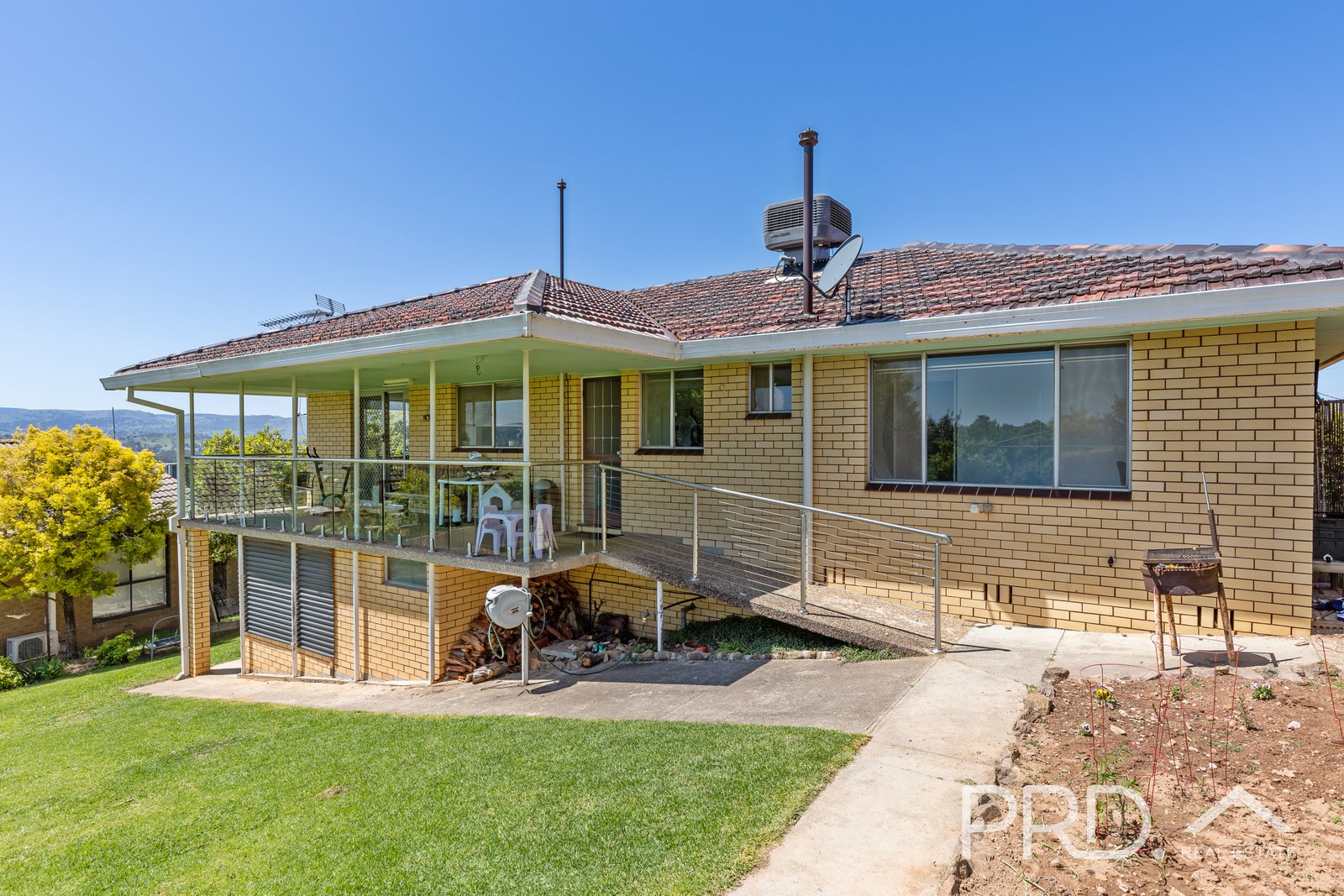 45 Howick Street TUMUT 15