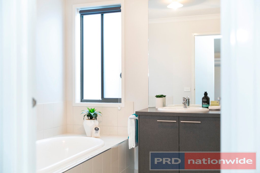 45 Inglis Street BALLAN 8