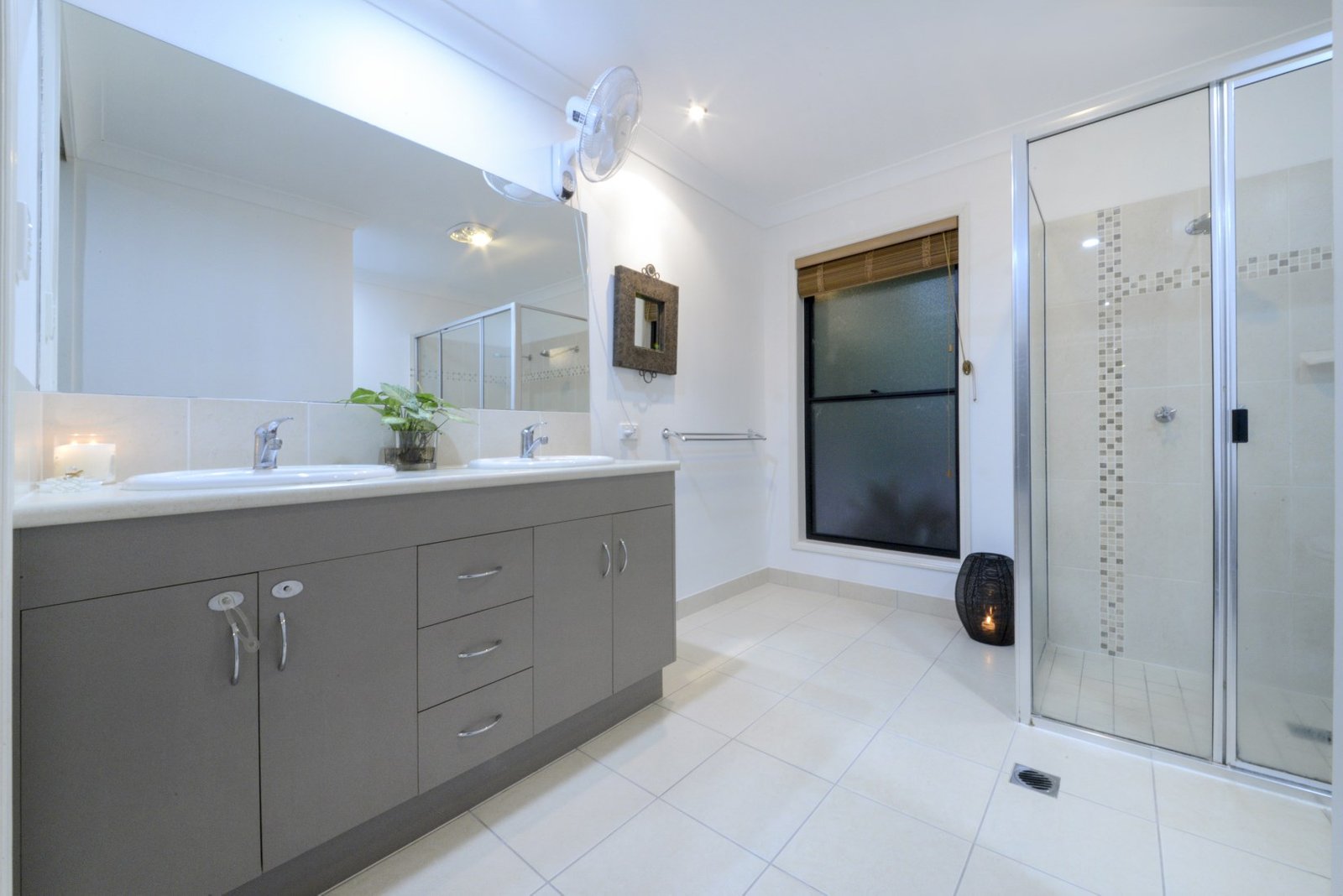 45 Kookaburra Drive CANNONVALE 9