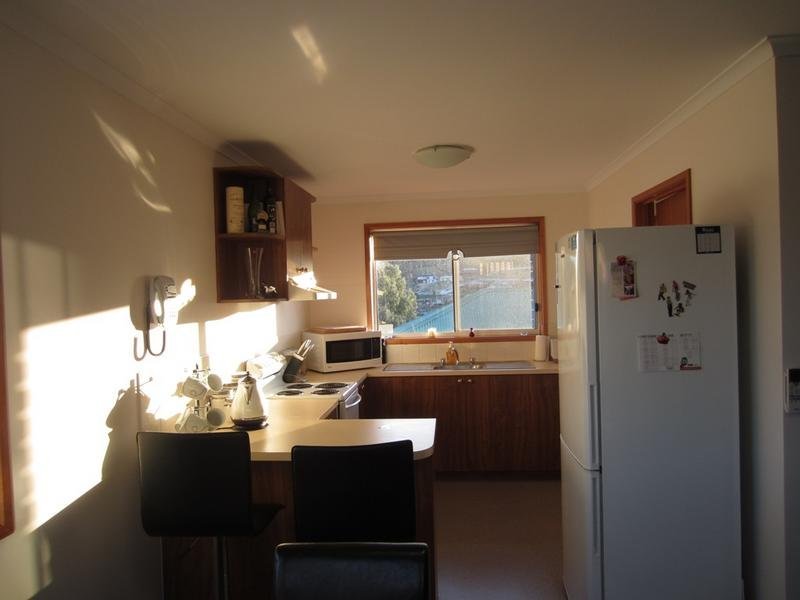 4/5 Llenroc Street GEILSTON BAY 4