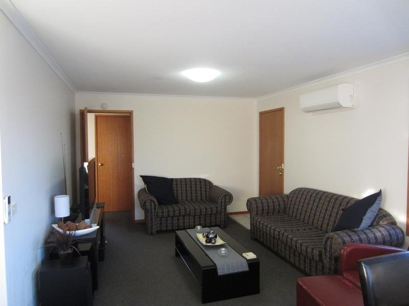 4/5 Llenroc Street GEILSTON BAY 5