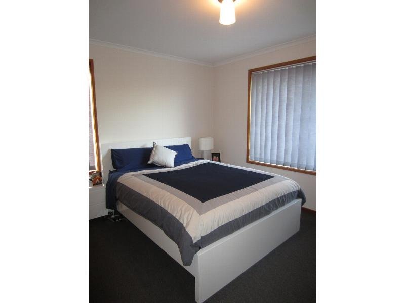 4/5 Llenroc Street GEILSTON BAY 6