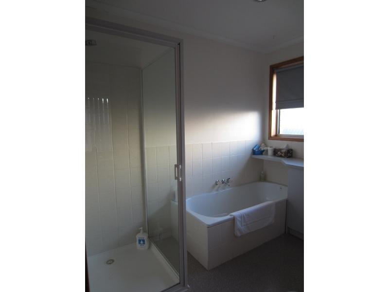 4/5 Llenroc Street GEILSTON BAY 7