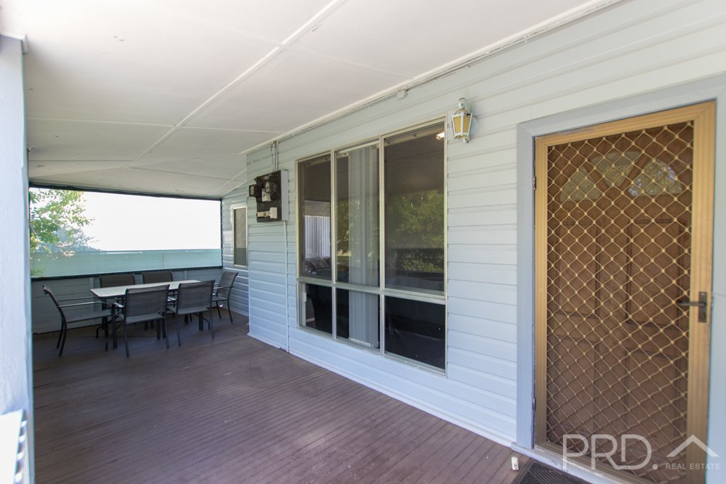 45 Lockhart Street ADELONG 2