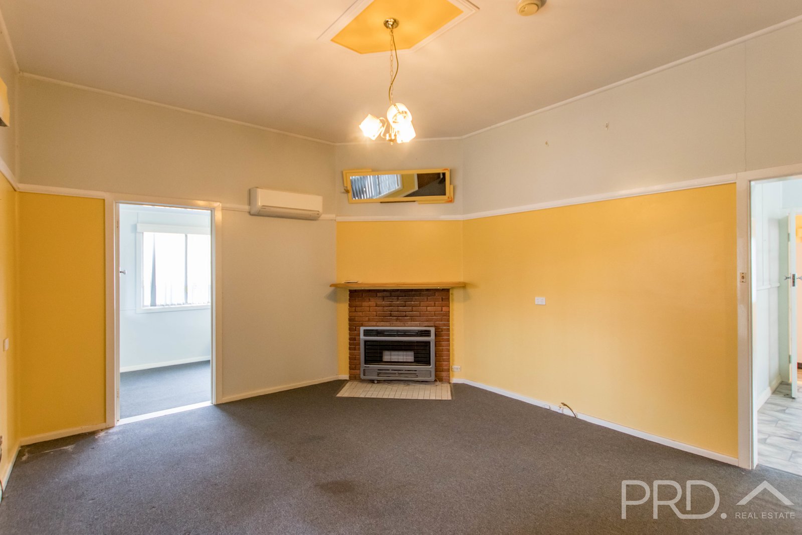 45 Lockhart Street ADELONG 3