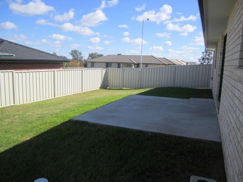 45 Orley Drive TAMWORTH 9