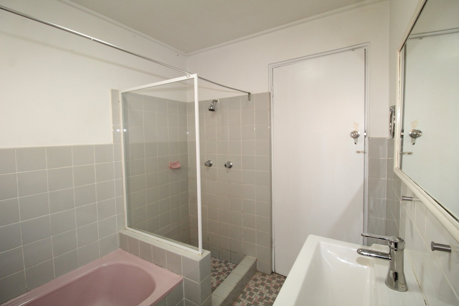 4/5 Parry Avenue NARWEE 7
