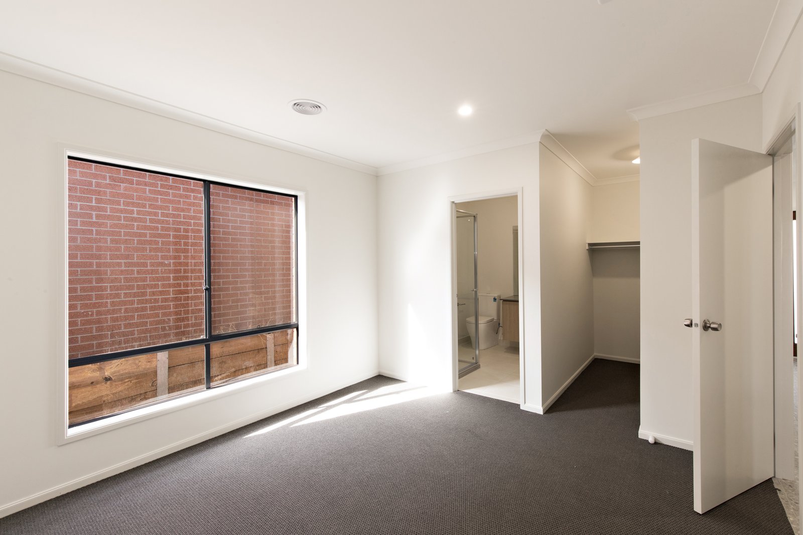 Gallery: 45 Patriot Crescent