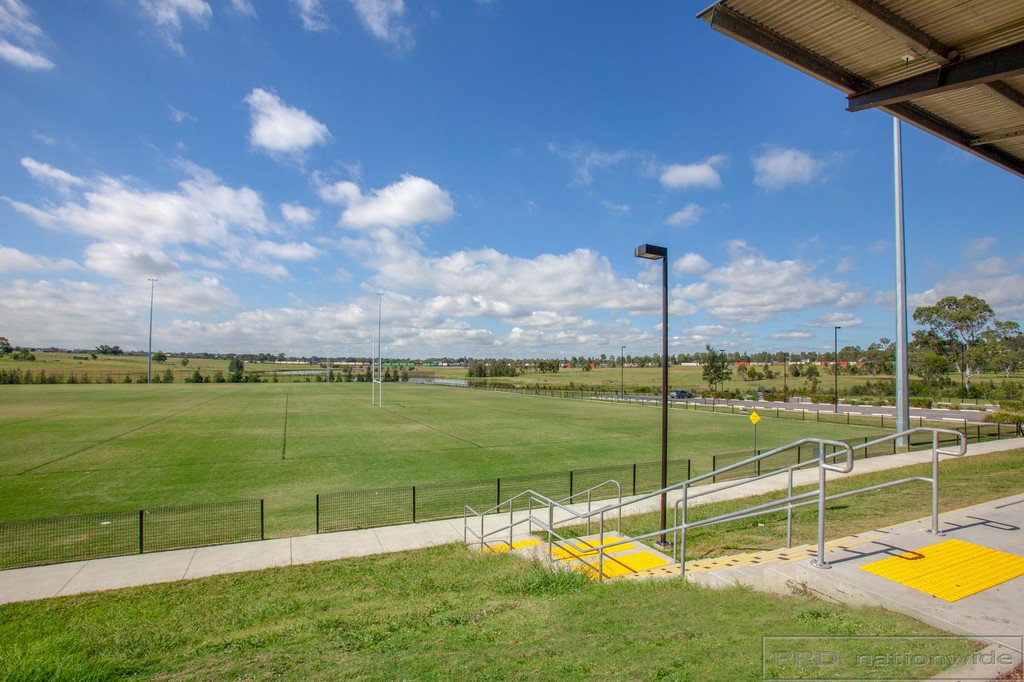 45 Redgum Circuit ABERGLASSLYN 3
