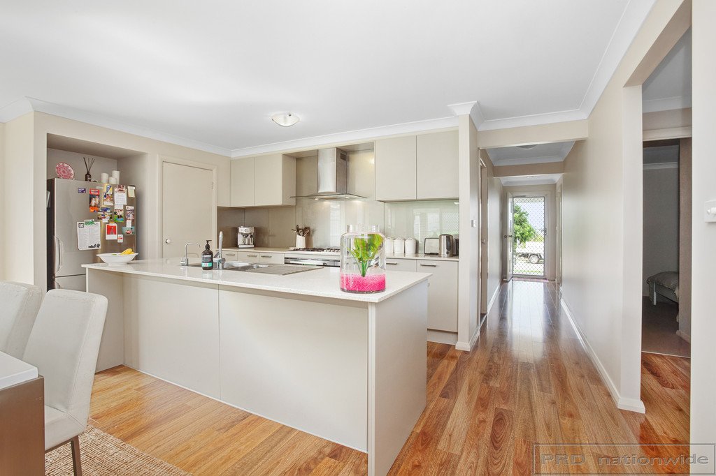 45 Redgum Circuit ABERGLASSLYN 9