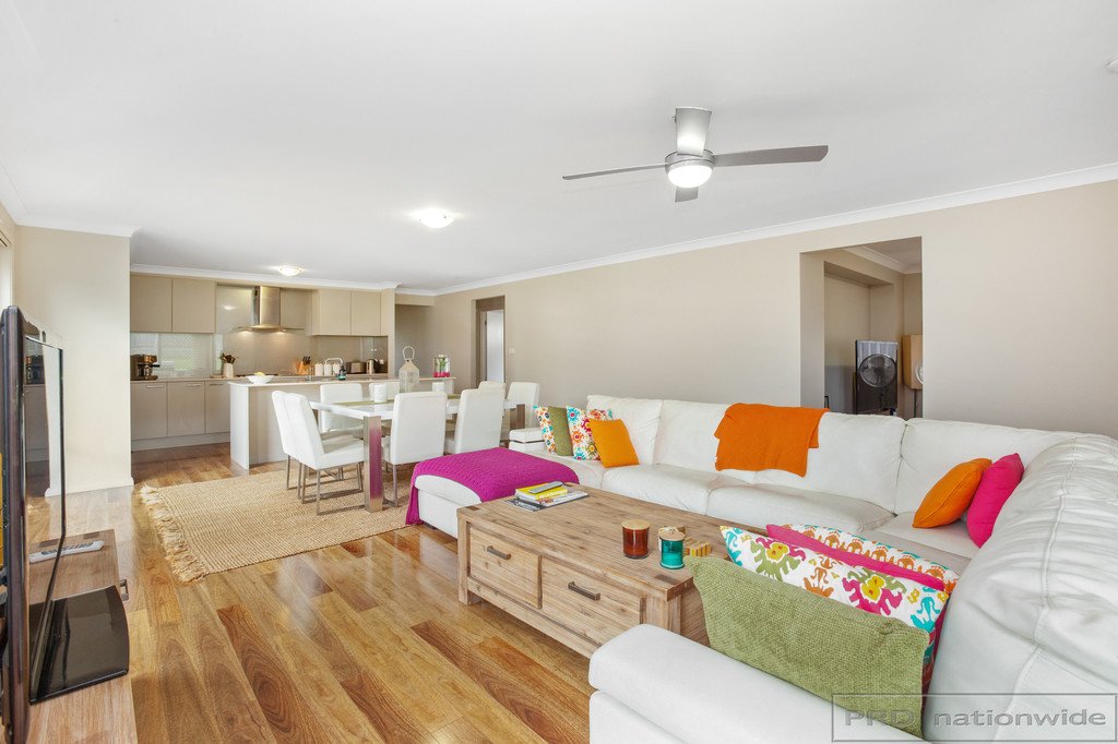 45 Redgum Circuit ABERGLASSLYN 13