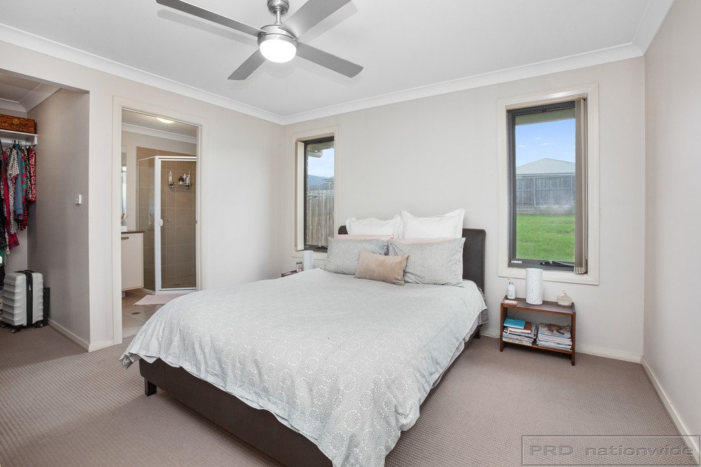 45 Redgum Circuit ABERGLASSLYN 16