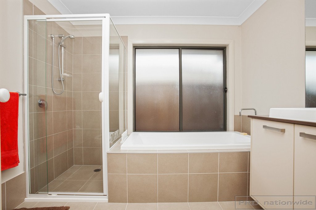 45 Redgum Circuit ABERGLASSLYN 19