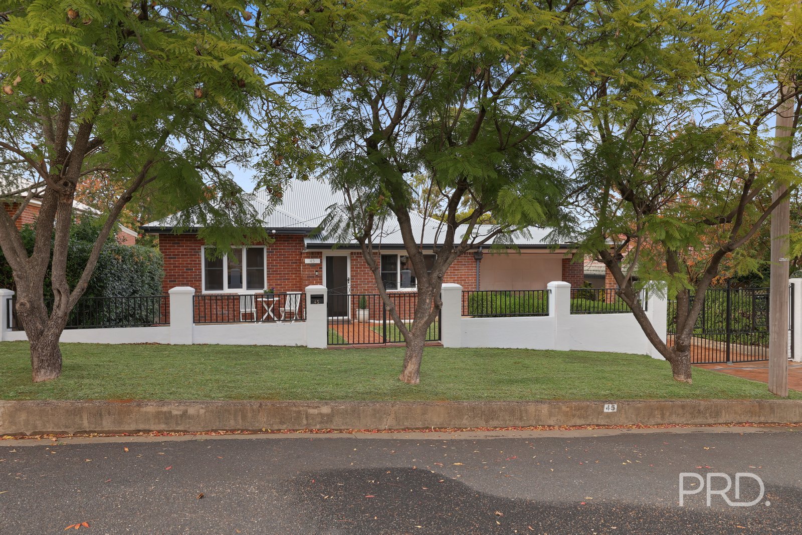 45 Roderick Street TAMWORTH 3