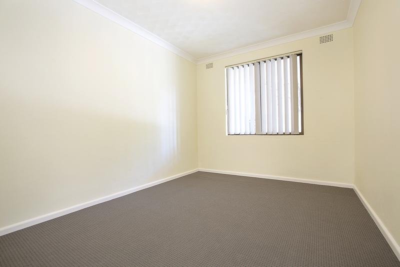 4/5 Santley Crescent KINGSWOOD 5