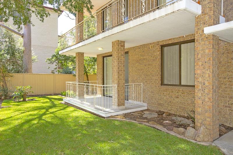 4/5 Santley Crescent KINGSWOOD 8