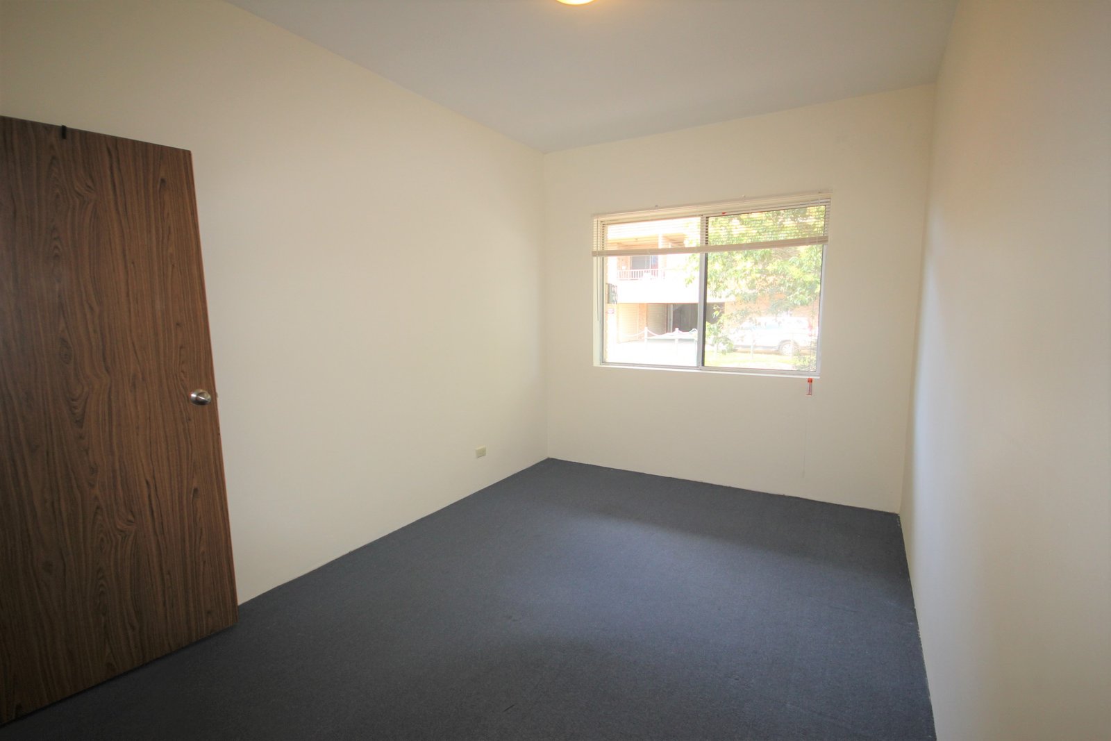 4/5 Short Street CARLTON 5
