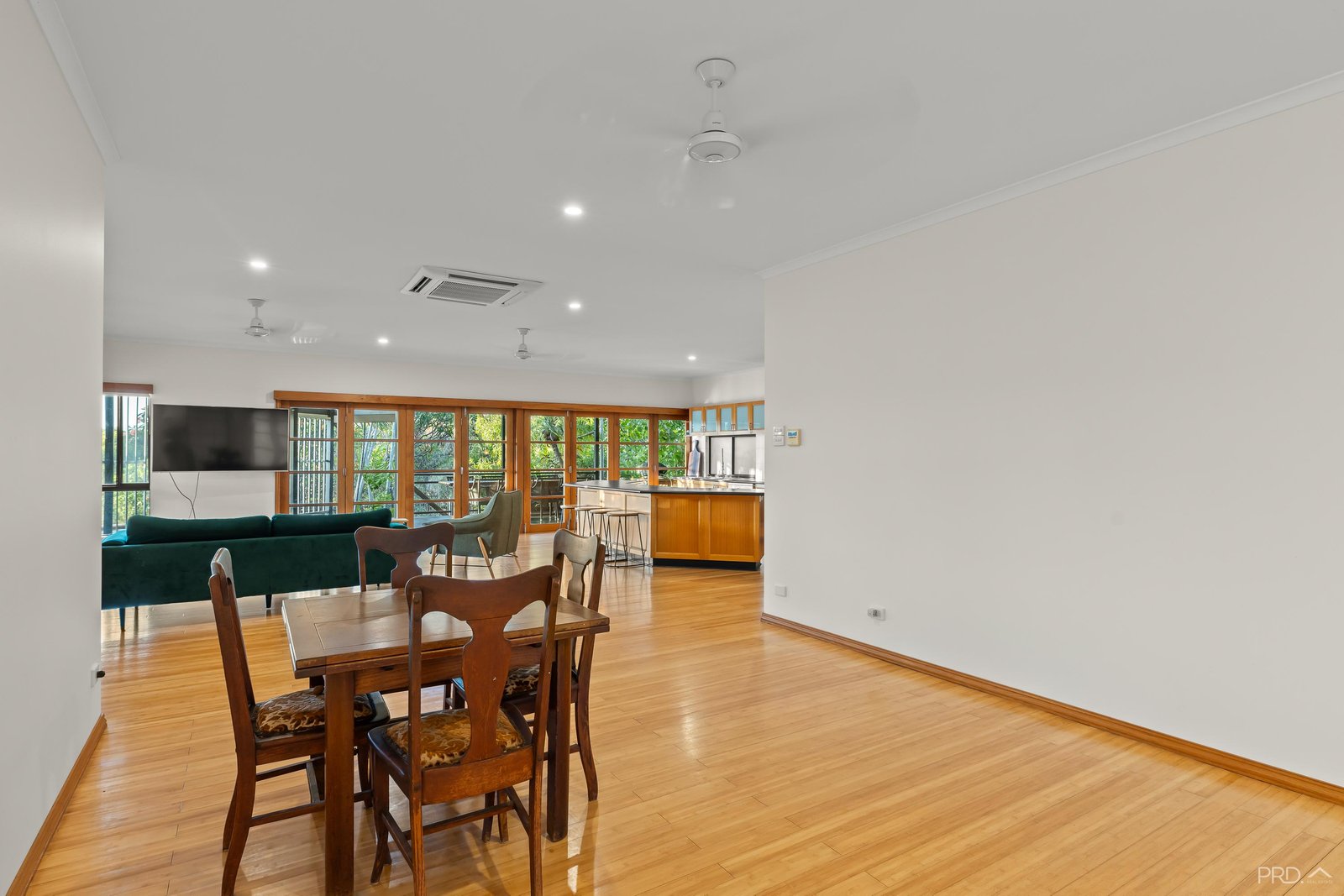 45 Taylor Road CABLE BEACH 21