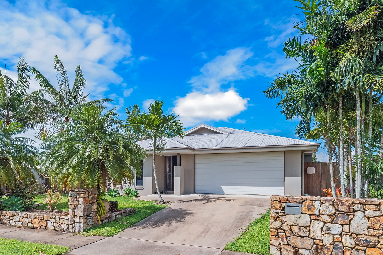 45 Telford Street PROSERPINE 4