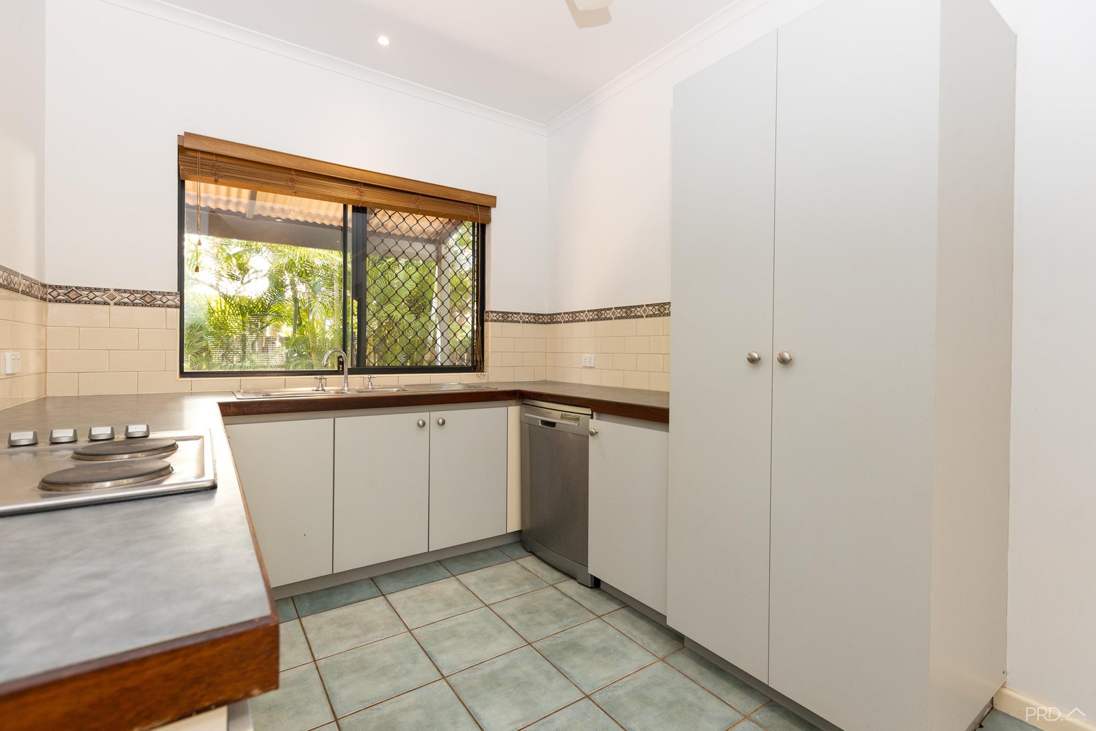 4/5 Whimbrel Street DJUGUN 6