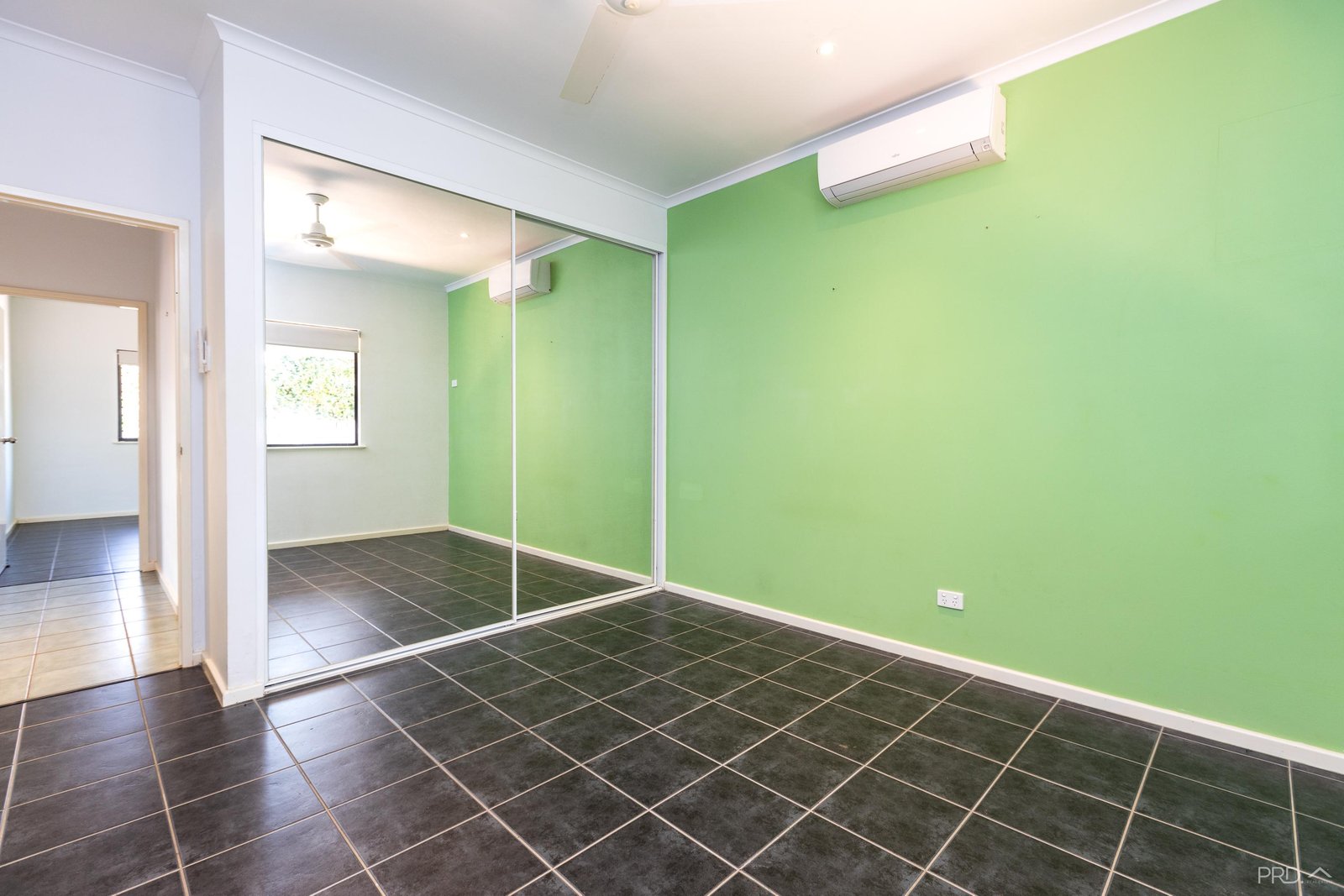 4/5 Whimbrel Street DJUGUN 14
