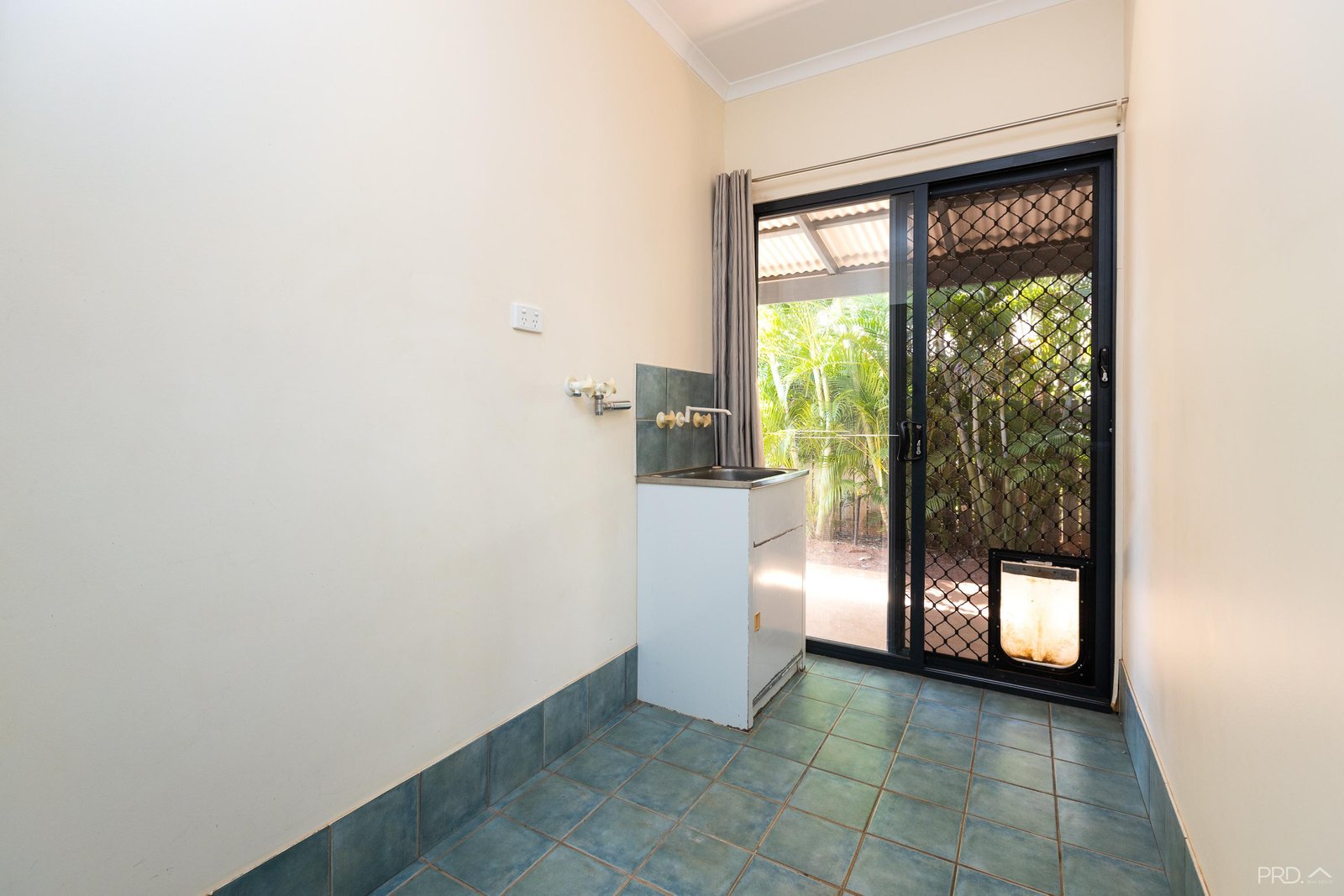 4/5 Whimbrel Street DJUGUN 20