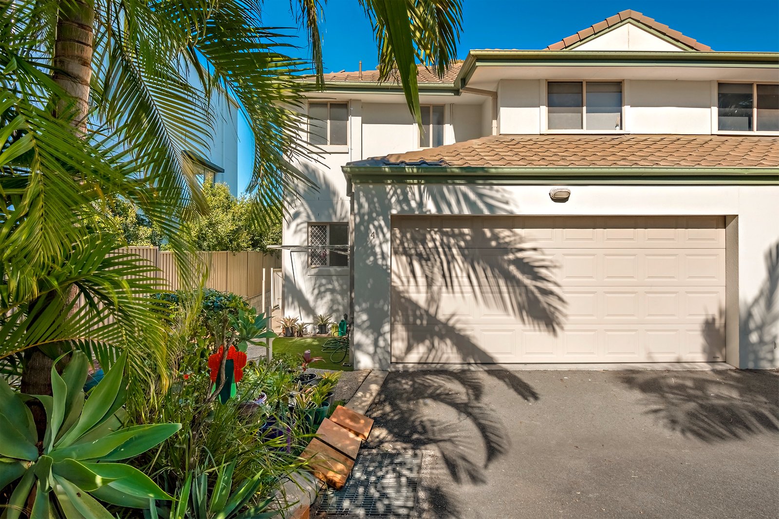 4/50 Blake Street SOUTHPORT 2