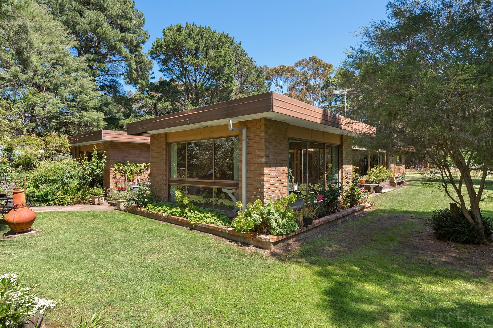 Real Estate and Property in 451-453 Grubb Road, Wallington, VIC