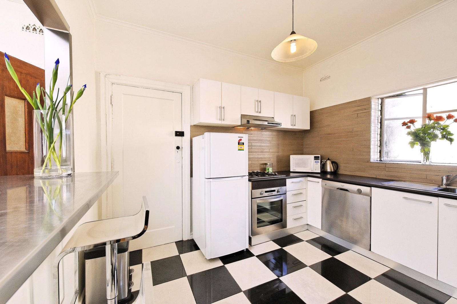 Gallery: 4/51 Acland Street