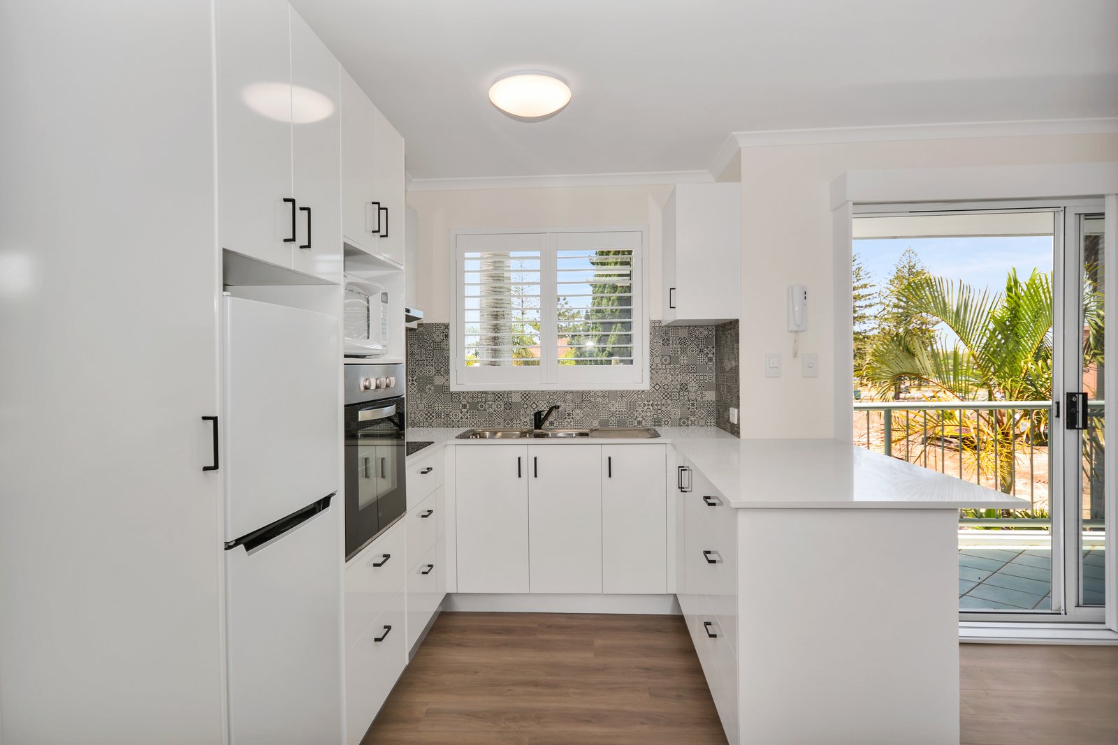 4/51 Eden Avenue RAINBOW BAY 1