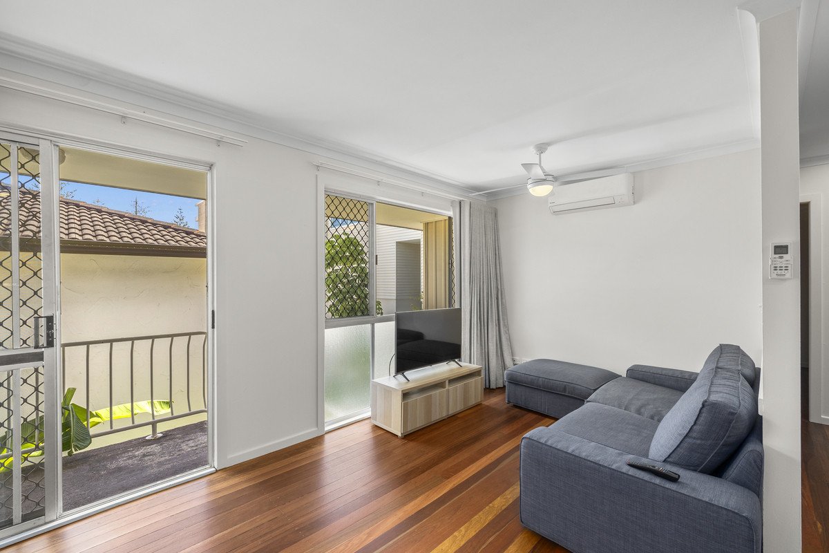 4/51 Hayle Street Burleigh Heads 1