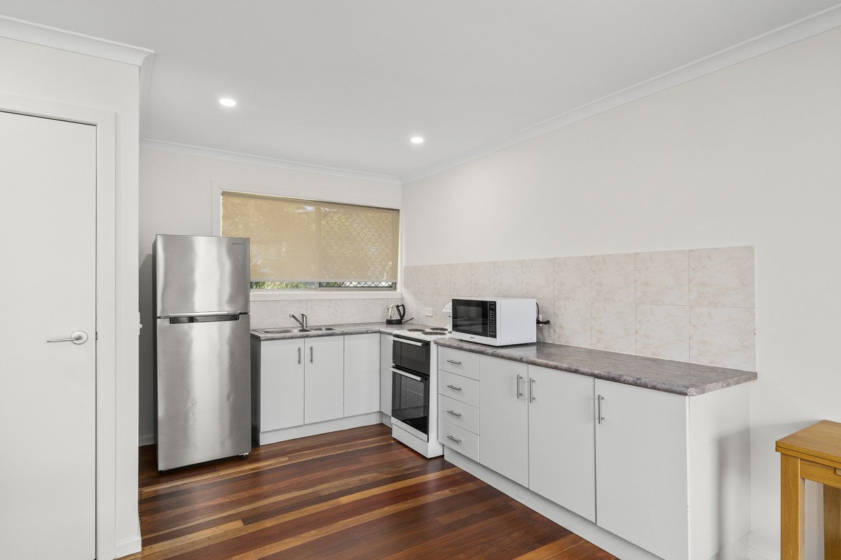 4/51 Hayle Street Burleigh Heads 2