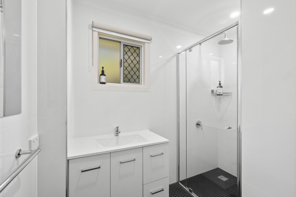4/51 Hayle Street Burleigh Heads 5
