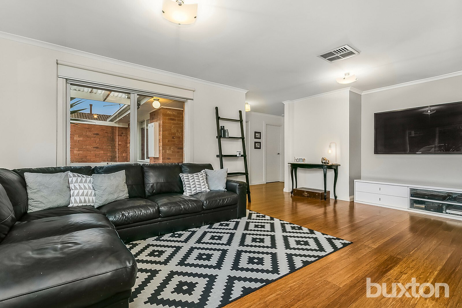 Gallery: 45/104 Springs Road