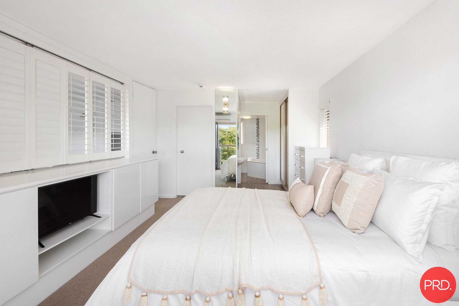 4511- 4512/2 Bay Drive COFFS HARBOUR 9