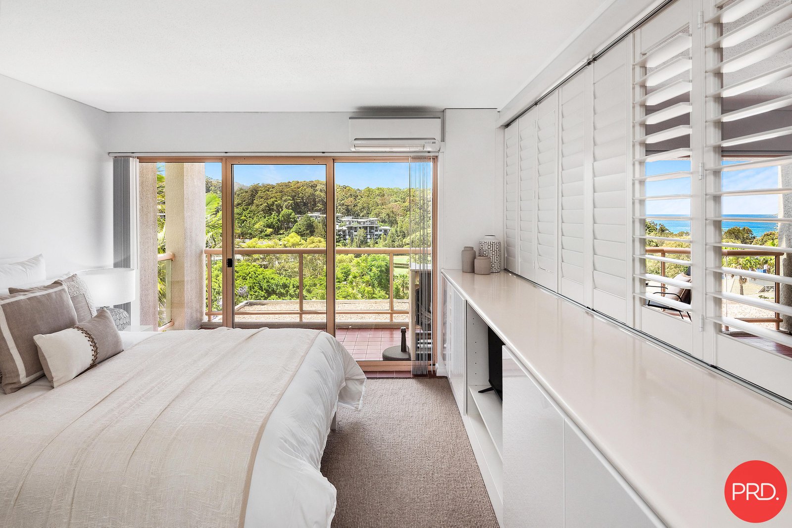 4511- 4512/2 Bay Drive COFFS HARBOUR 10
