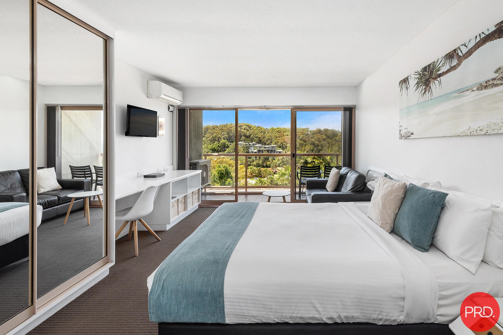 4511- 4512/2 Bay Drive COFFS HARBOUR 17