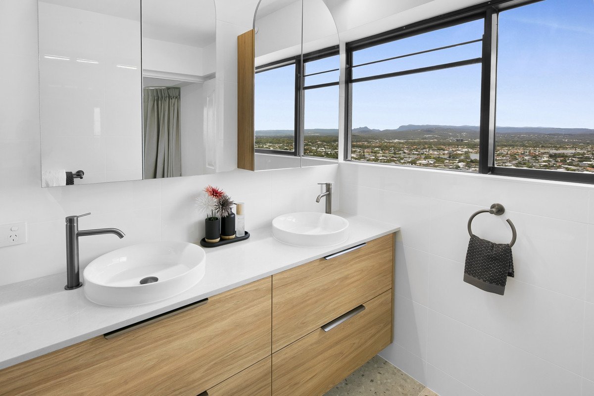 45/146 The Esplanade Burleigh Heads 17