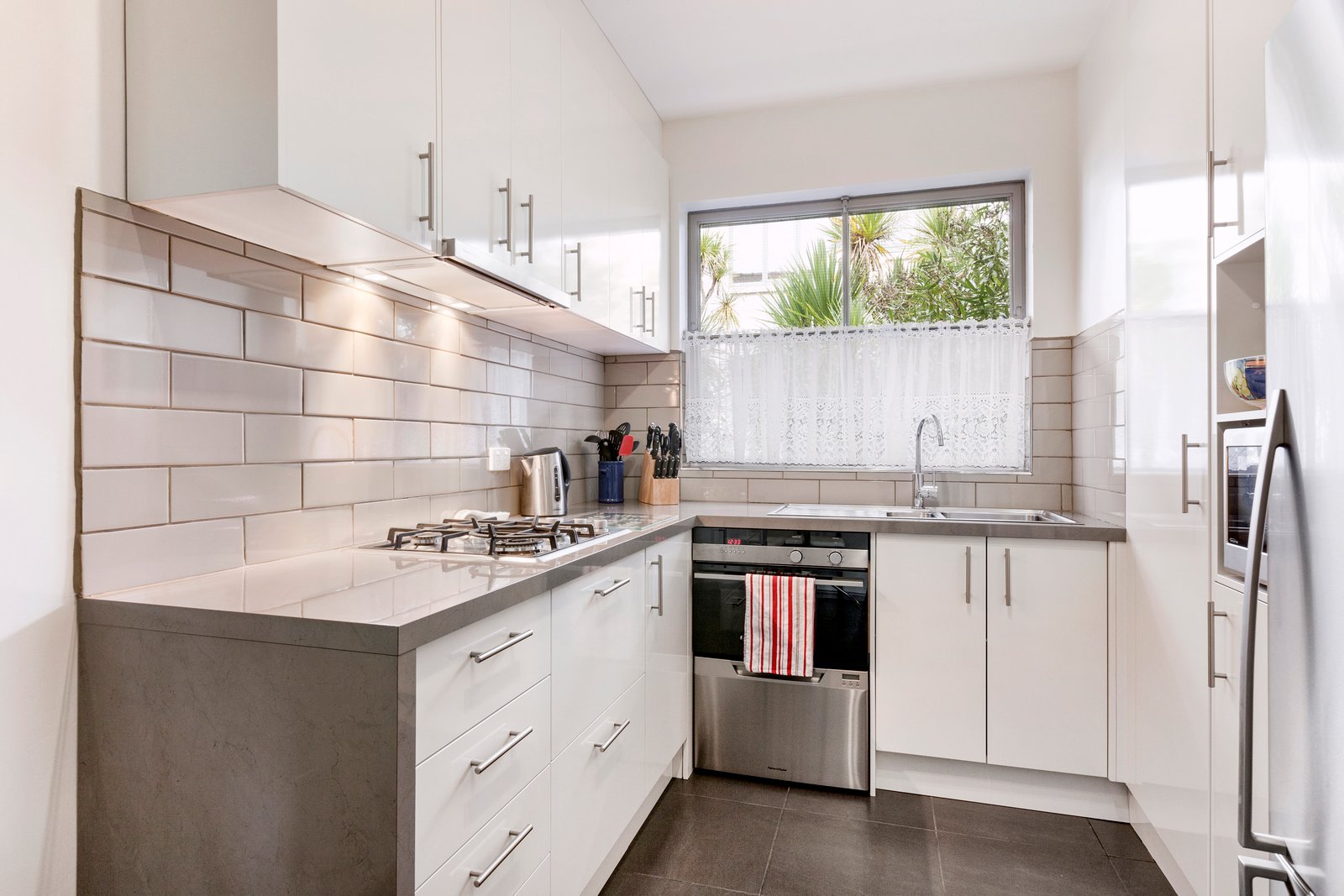 Gallery: 4/52 Hotham Street