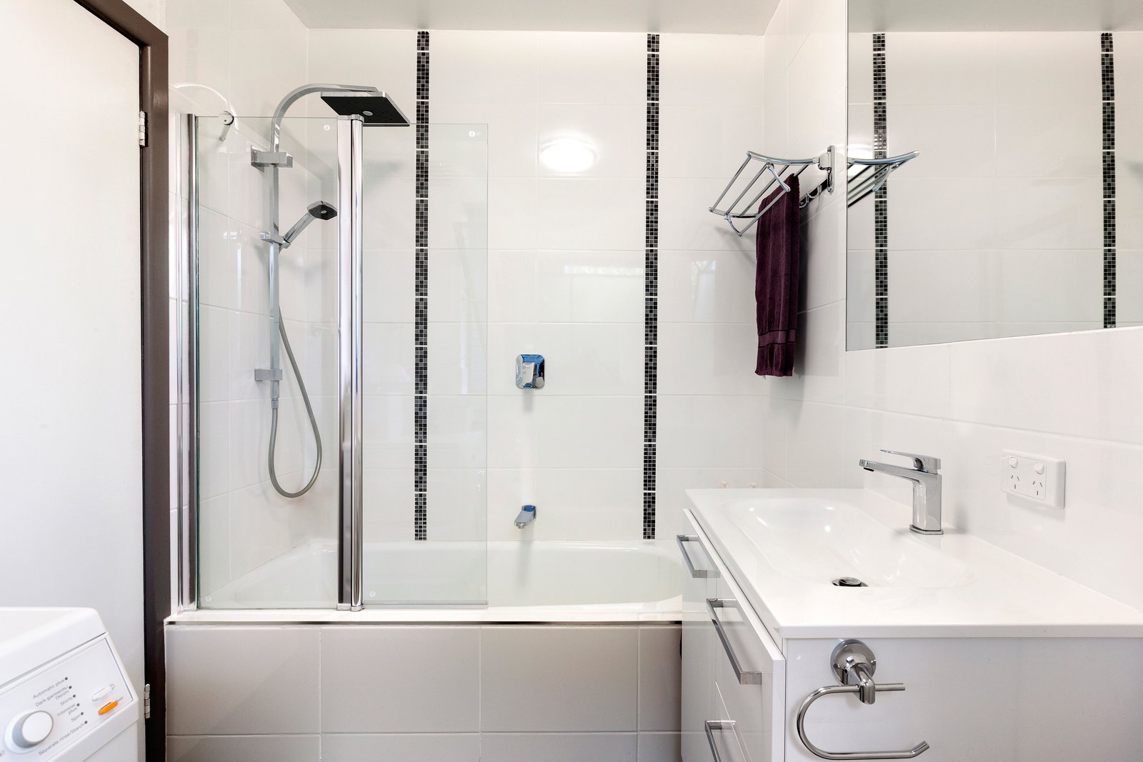 Gallery: 4/52 Hotham Street