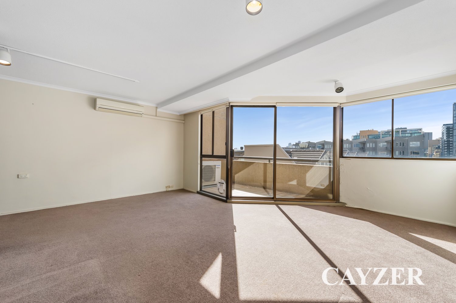 Gallery: 45/27 Queens Road