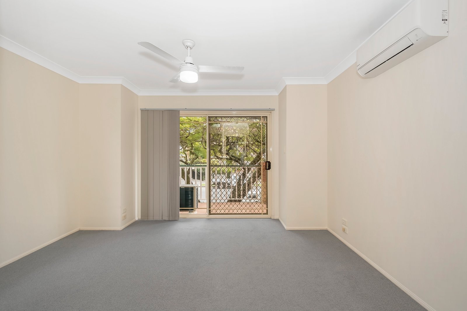 4/53 Bauer Street SOUTHPORT 6